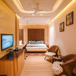 Deluxe Family Queen Suite